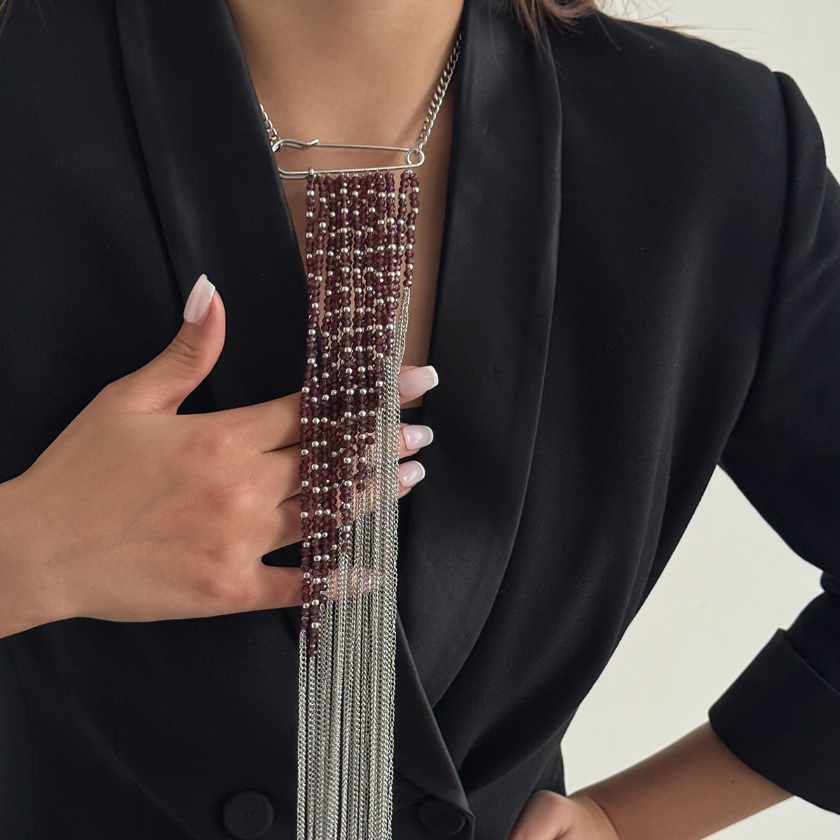 シルバーカラータッセルチェーンブローチファッションアクセサリ - Jewelry Making With Beads のレビューと価格